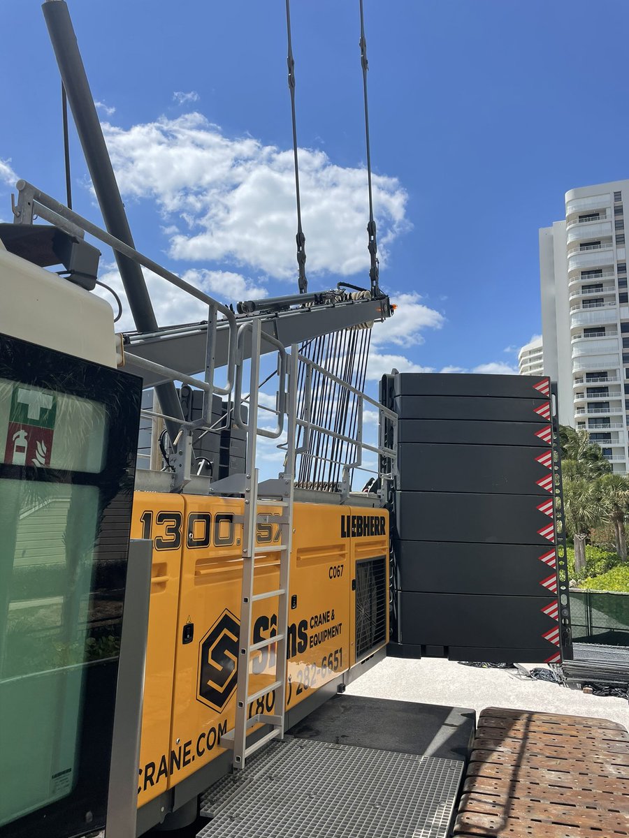 MarcoIslandFire's tweet photo. Engine 50 crew reviewed emergency operations with the large crane sitting on the Marriott beach yesterday. Captain Beatty Engineer Kutzke and Firefighter Bowden met with the crane operator to review emergency procedures. #alwaysready #marcofire https://t.co/IeCKNtfBAq