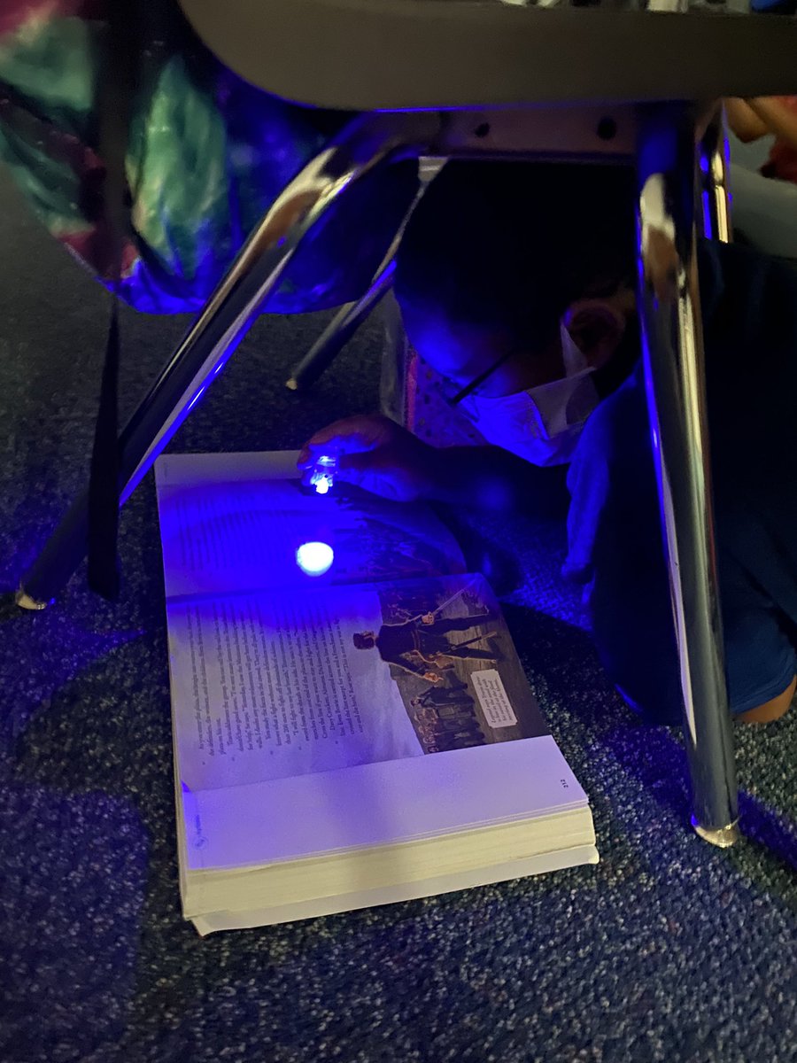 mrs_vtweets's tweet photo. Flashlight Friday!! https://t.co/OqAIBFuVei