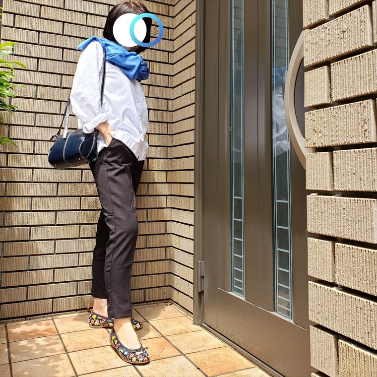 ট ইট র Hirari Workingアラカン おしゃれを人生の彩りに 朝から降ってはいなけれど 天気は下り坂で雨になりそうな雲行き こんな日は 黒のテーパードパンツの出番です プチプラで選ぶならpierrotのこれ 詳しくは ブログに T Co Njk46hhczi