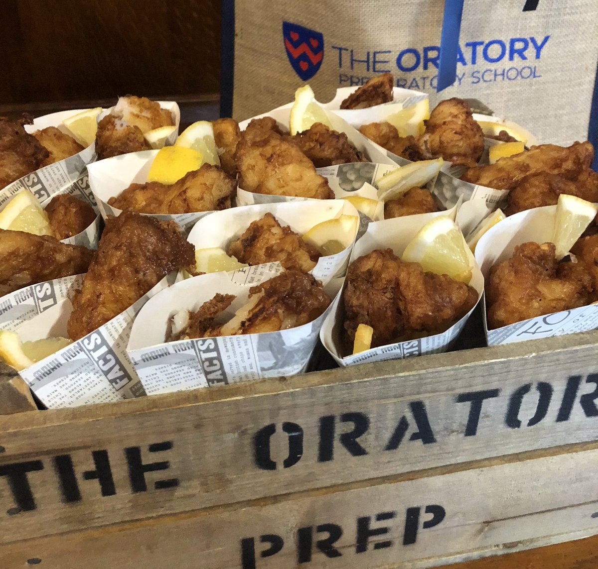 alisonryan2018's tweet photo. The sun finally came out today ☀️as our super catering team @OPS_OratoryPrep welcomed prospective parents and children at their Open Day #fishandchips 😋 @Thomas_Franks_ @MarkPac28176725 https://t.co/RJB9LOw8Jx