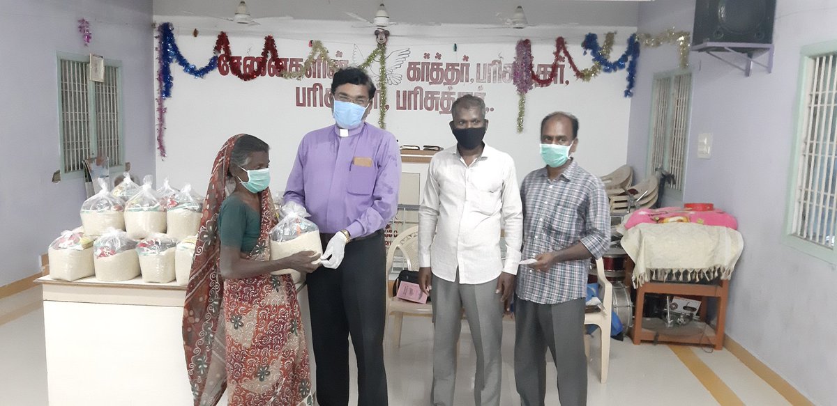MeshachRaja's tweet photo. Today evening Behalf of NEETHIYIN SOORIYAN MINISTRIES and CEFI DIOCESE helped the village people residing in Puliur village Tiruvallur Dist. By providing provision items needed for 25 families 1week such as Rice and Grocery items for COVID-19 act second waves. https://t.co/z54tkxs3ZH