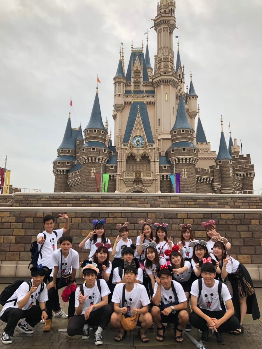 早稲田大学 水曜サッカー会 イベント紹介 学年ディズニー 時期 8月 10月 学年によって異なります 水曜のイベントアンケートtop3に入るほどの人気なイベント 制服やお揃いの服など 服装は自由 学年旅行で仲が深まった後の学年