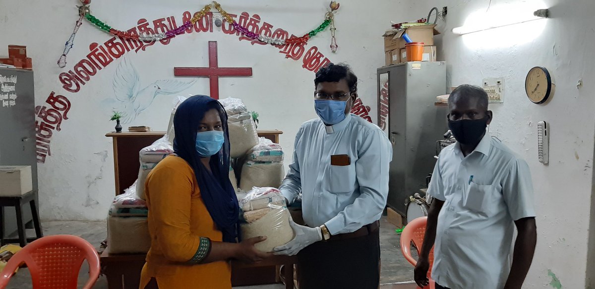 MeshachRaja's tweet photo. Today evening Behalf of NEETHIYIN SOORIYAN MINISTRIES and CEFI DIOCESE helped the village people residing in NEW COLONY PAKKAM Tiruvallur Dist #By providing provision items needed for 40families one week such as rice and Grocery items for COVID-19 act second waves # https://t.co/nEvDP4a5zO