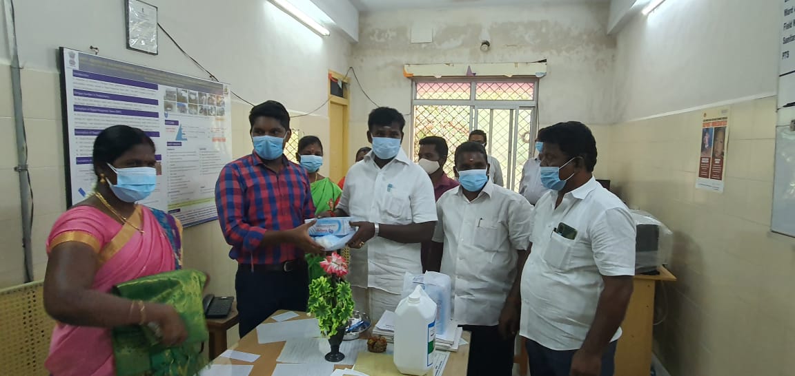 AKSaiJSaravanan's tweet photo. #Puducherry #Oussudu
Provided face masks to public near Primary Health Center, kudappakam. Organised by Oussudu constituency BJP Leaders,
@JPNadda @arjunrammeghwal @rajeev_mp @BJP4India
 @BJP4Puducherry @LGov_Puducherry @BlrNirmal @blsanthosh https://t.co/AFNBcx5xzF