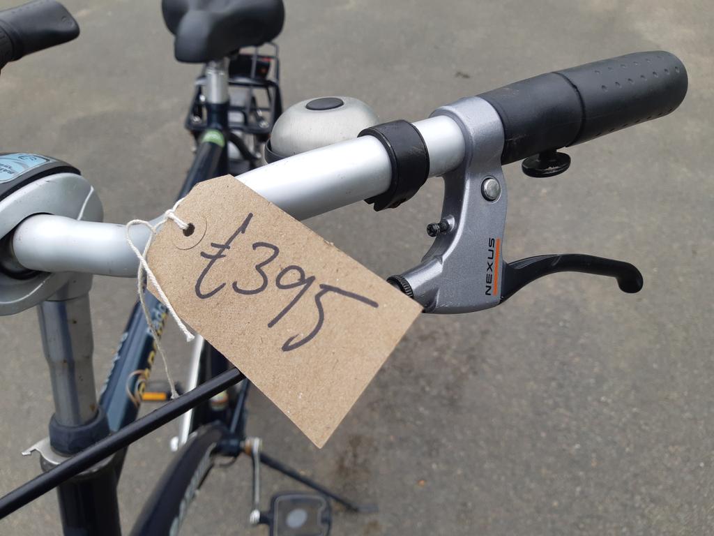 CycleCircle1's tweet photo. Bike of the week. Beautiful Bratavus Dutch bike, adjustable handlebar position. Nurses lock. 7spd Nexus hub gears. Full chain case. Super low maintenance cycling. 60cm centre to top, 57cm top tube.
Contact us on info@cyclecommunity.org
#cycling #bikesforsale #2wheelsgood https://t.co/mNSsPRNbn3