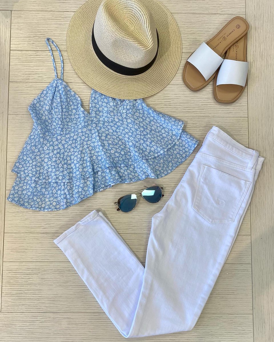 I’m pretty sure I’m nicer when I like my OUTFIT😂
#StyleInspo #Summer #Weekend #WhiteDenim #Florals #Fedora #SlideSandals #Shades
Find your next outfit at showroom56.com
