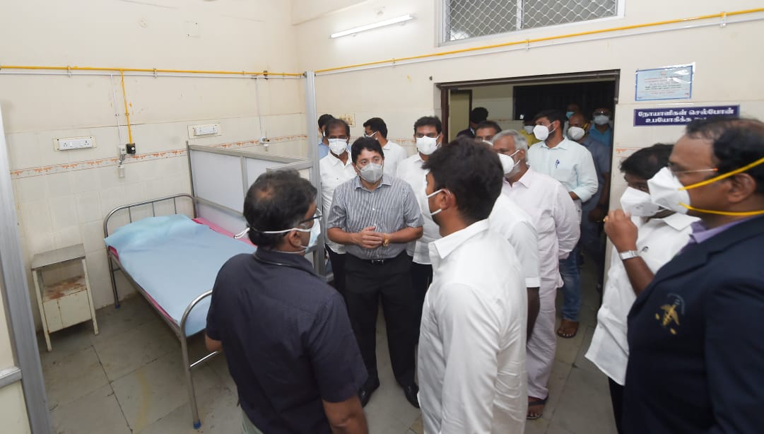 Udhaystalin's tweet photo. சேப்பாக்கம் - திருவல்லிக்கேணி தொகுதி, ராயப்பேட்டை அரசு மருத்துவமனையில் கொரோனா சிகிச்சைக்காக கூடுதல் படுக்கைகள் வேண்டுமென்ற நிலையில், சட்டமன்ற உறுப்பினர் முன்னெடுப்பாக மருத்துவமனையின் மூன்று தளங்களில் ஆக்சிஜன் வசதியுடன் கூடிய 97 படுக்கைகளை ஏற்படுத்தி அதை இன்று திறந்து வைத்தோம். https://t.co/zT7KS1kxXD