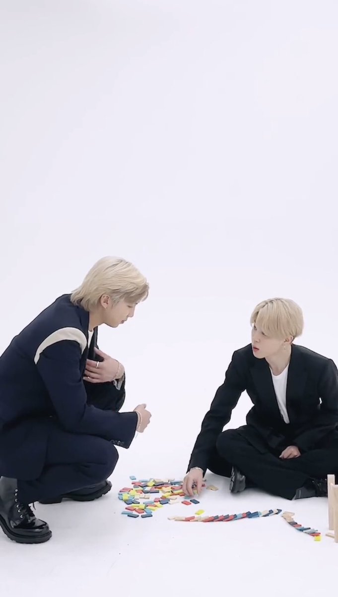 joonminbot's tweet photo. he makes jimin look so tiny(er) 😭 https://t.co/FMjg5Bq5pu