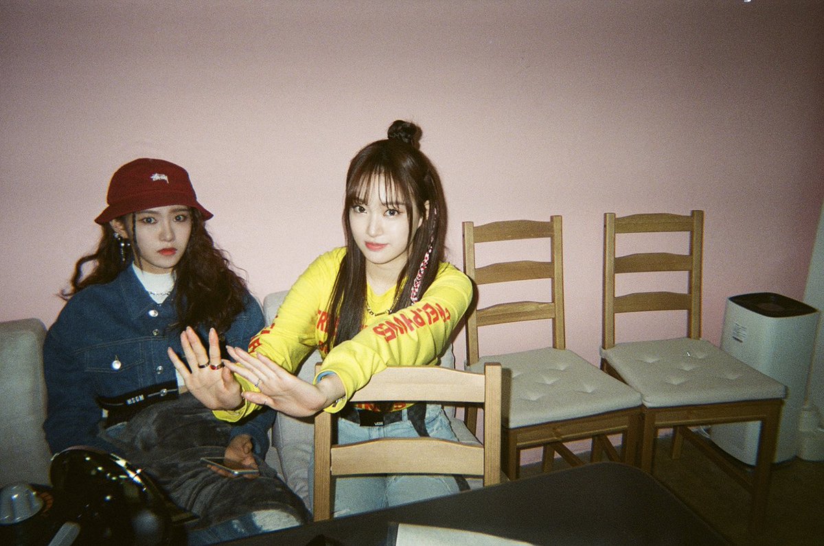 polaroid besties