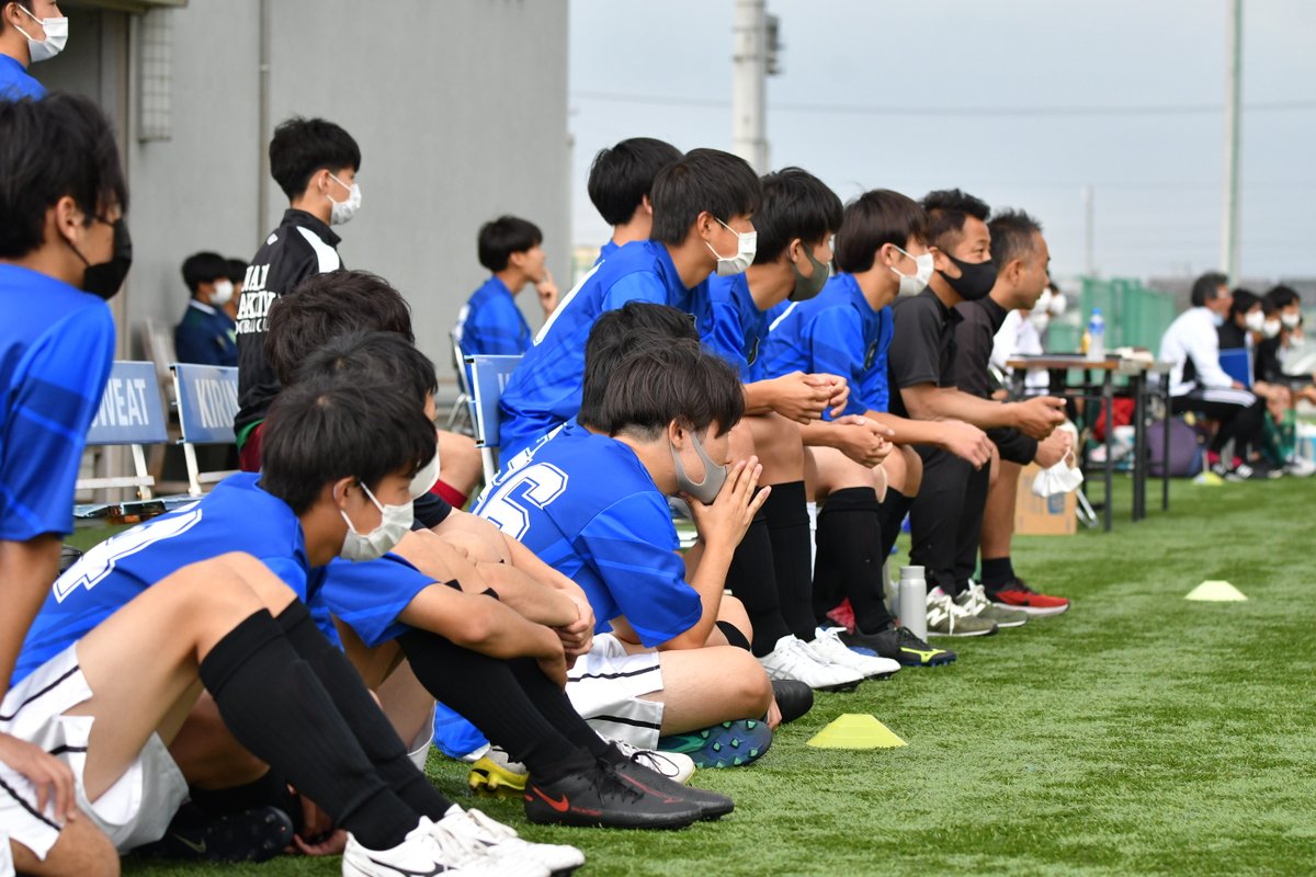 サッカーショップ グリーンスポーツ インターハイ奈良県予選の準々決勝 山辺 奈良学園の試合写真と本日の結果です 準々決勝 山辺 5 0 奈良学園 大和広陵 0 1 奈良 奈良大附属 1 2生 駒 一条 畝傍 畝傍棄権のため 一条が準決勝進出