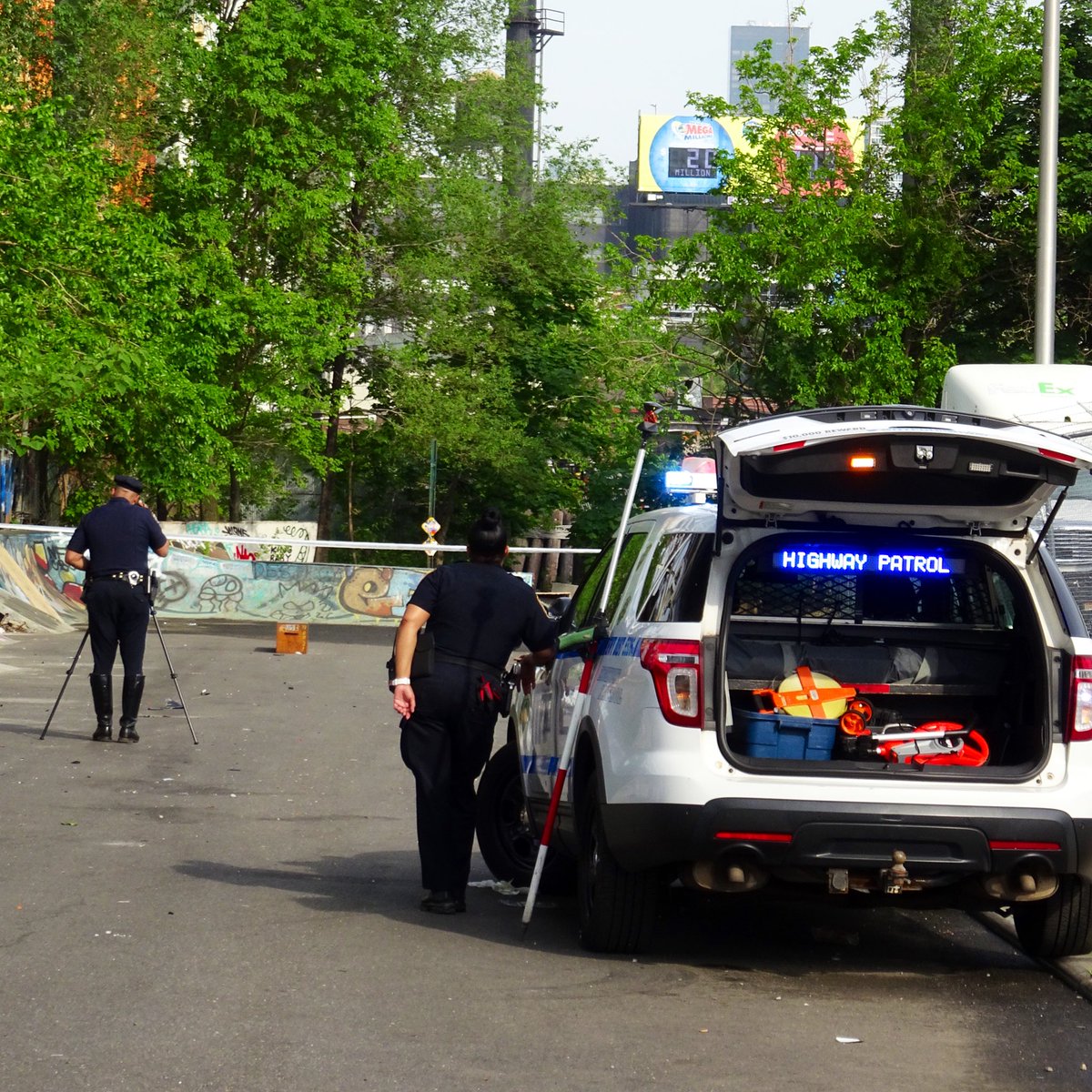 3 dead after speeding car plunges into Newtown Creek in Long Island City.