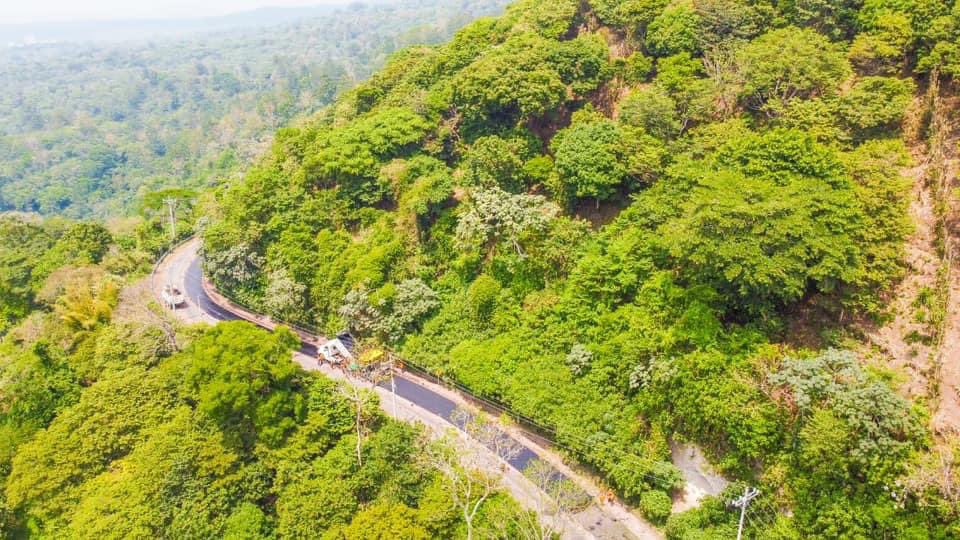 Estamos trabajando para rehabilitar toda la ruta de las flores. 🇸🇻