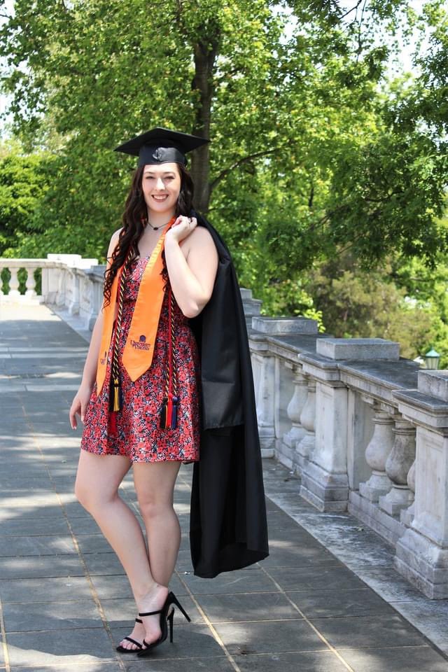 BarbaraSnowden's tweet photo. Congratulations @SaylorSnowden. We are so proud of you #UVAGRAD https://t.co/Gv3otmLEA5