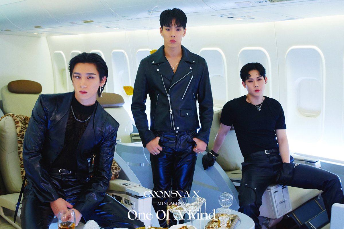 SHOWNU_FR's tweet photo. [TWITTER] 220521

"MONSTA X MINI ALBUM
<One Of A Kind>

CONCEPT PHOTO #3
#SHOWNU #JOOHONEY #IM

#One_Of_A_Kind
#CONCEPT_PHOTO"

🇫🇷 #Capuce https://t.co/lYUrggU2wu