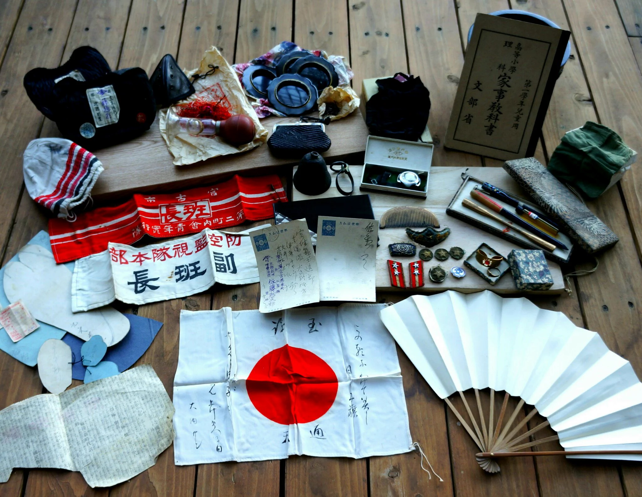開かずの扉だった古い和箪笥が開いた！メルカリに出品そして、購入者さまが良い人であった為に見ることができたものとは！？
