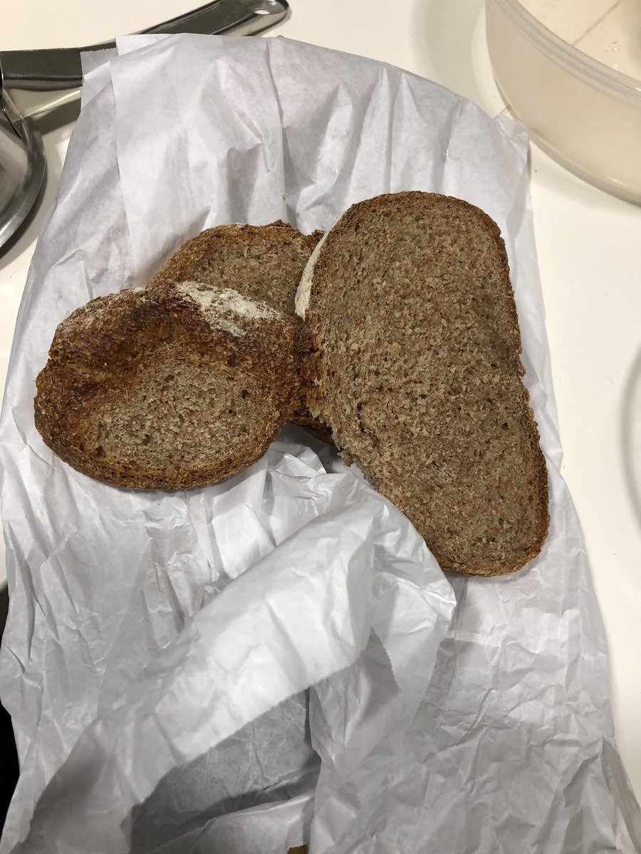 @AmaiaLegor <a href="/condedelamaza/">Zoroastro de Eguiashire</a> <a href="/bbcweather/">BBC Weather</a> <a href="/meteofrance/">Météo-France</a> Encima comiendo con pan de <a href="/TheLoaf_es/">THE LOAF</a> Qué más se puede pedir?