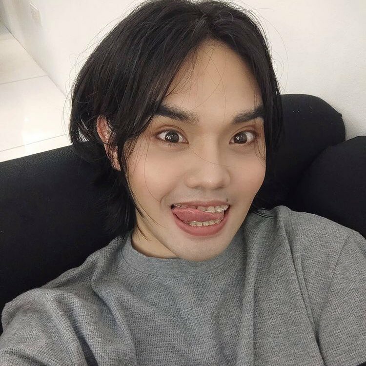 jgpills's tweet photo. Isn't it ironic na kung sino pa yung sobrang dalang mag ayuda these days, nasa kanya tayo lahat ngayon? Hays John Paulo Nase ano bang ginagawa mo samin?

@SB19Official #SB19 https://t.co/Hx6b2bzuq7