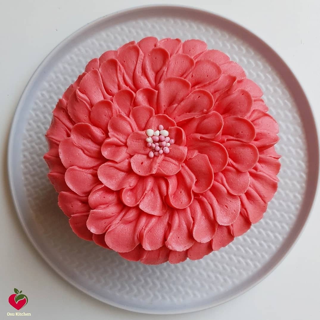 osukitchen888's tweet photo. Birthday cake for a little princess πΈ
#rufflecake #birthdaycake #birthdaygift https://t.co/4GBZuumMAh