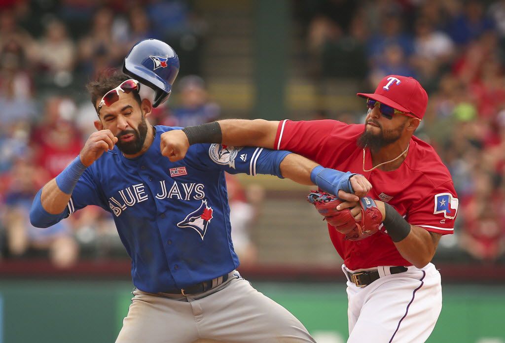 TXSportsHistory's tweet photo. Five years ago today...

#ThePunch https://t.co/qf1W9Zs6mg