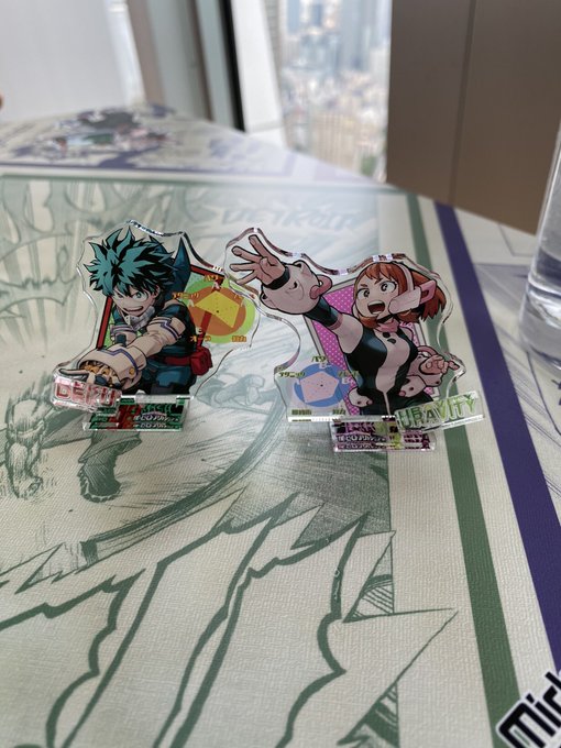 @tos アクスタそれぞれ一個ずつ買って推しを引き当てるという快挙を成し遂げました✨ 