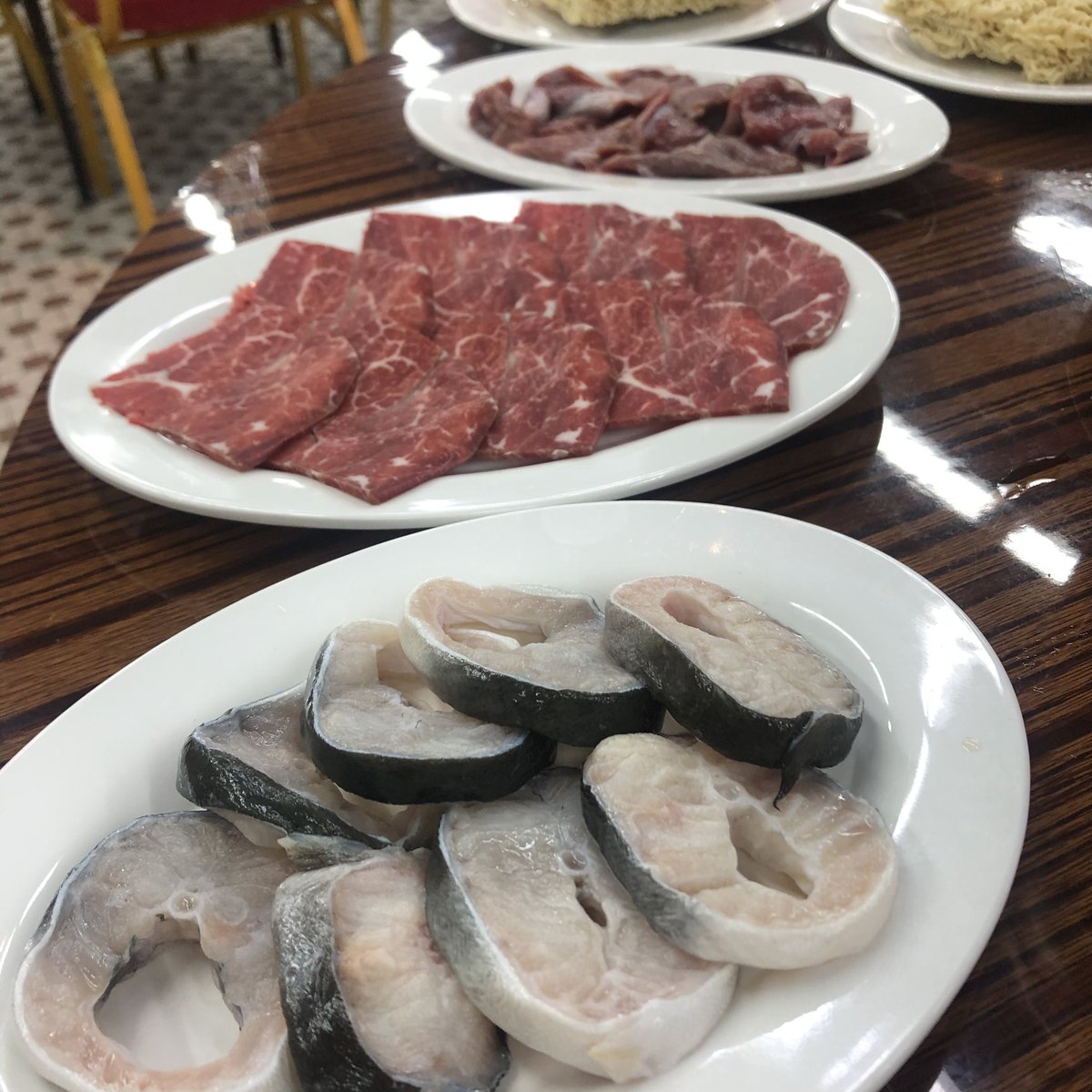mcmu0526's tweet photo. 又要食鲍鱼，上海的一家店，多了多了 #吃喝玩乐 https://t.co/2zOQ3i0R04