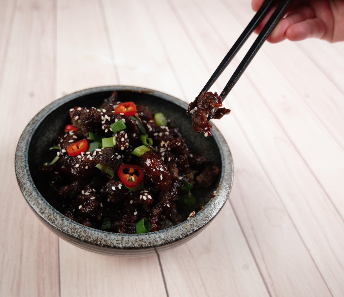 Crispy teriyaki beef 🌶️ 

We have your Saturday night food craving sorted!

Check out our menu for more delicious foods😍 

#chaochao #asianfood #southeastasianfood  #takeaway #takeawayfood #takeawaynotts #orientalfood #streetfood #nottsfoodie