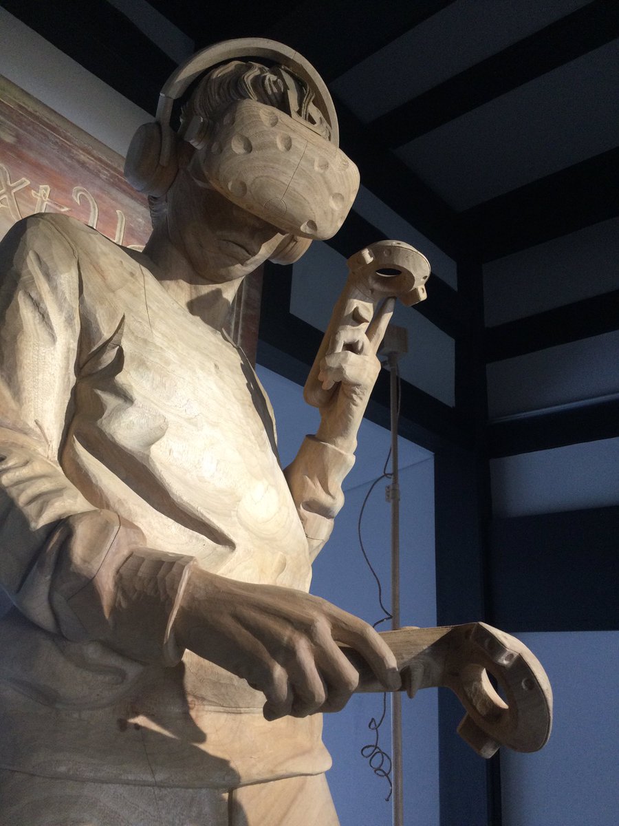 Vrデバイスを木で彫りました 彫刻家さんによる斬新な作品の質感と再現度の高さに注目 発掘されてニュースになりそう Togetter