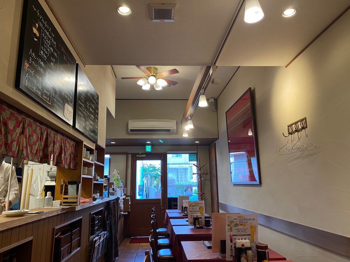 ycu_mihanken's tweet photo. 【飯テロ半島】
逗子・葉山駅徒歩5分
「洋食ふたみ」
30年も日比谷で営業していた洋食屋さんが、2012年逗子にて再オープン！😲
ふわとろなオムライスとナポリタンがオススメです🍛🍝
逗子に訪れた際には、ぜひご賞味ください✨
#逗子 https://t.co/GQH8FgRco1