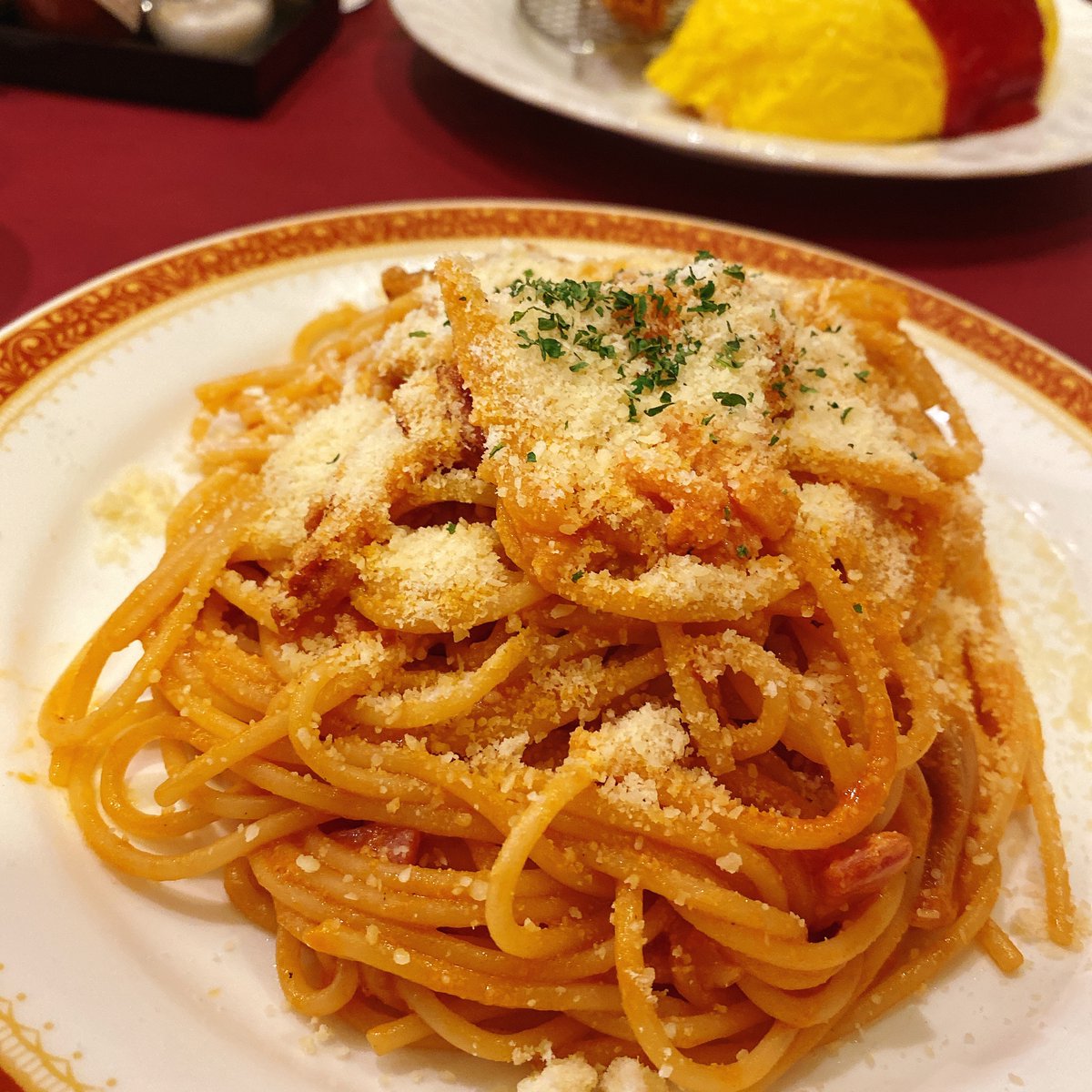 ycu_mihanken's tweet photo. 【飯テロ半島】
逗子・葉山駅徒歩5分
「洋食ふたみ」
30年も日比谷で営業していた洋食屋さんが、2012年逗子にて再オープン！😲
ふわとろなオムライスとナポリタンがオススメです🍛🍝
逗子に訪れた際には、ぜひご賞味ください✨
#逗子 https://t.co/GQH8FgRco1