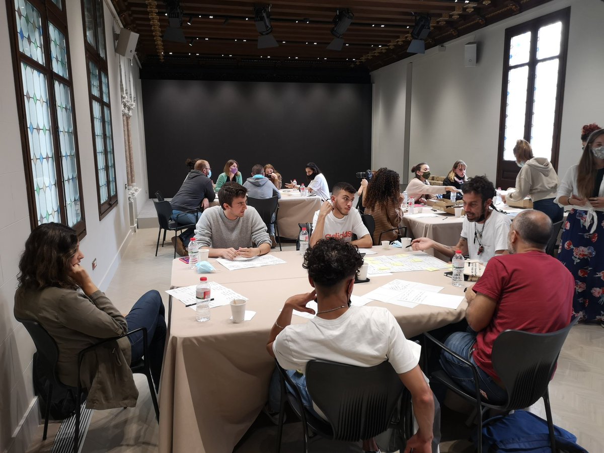 TransmediaCat's tweet photo. In this morning's #ATRAC #HACKATHON led by #LearningByHelping at #PalauMacaya, we are finding solutions for welcoming young migrants into society.

@DTIEAO_UAB
@TraduccioUAB
@So_close_eu
@TRACTION_EU
@UABBarcelona https://t.co/9Qjygzbyjm