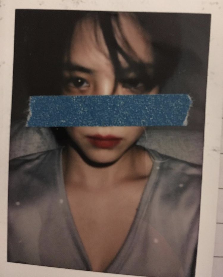 iuneedxXq's tweet photo. 한소희 필름카메라 감성 너무.사랑함 https://t.co/9wLzUhaoJ8