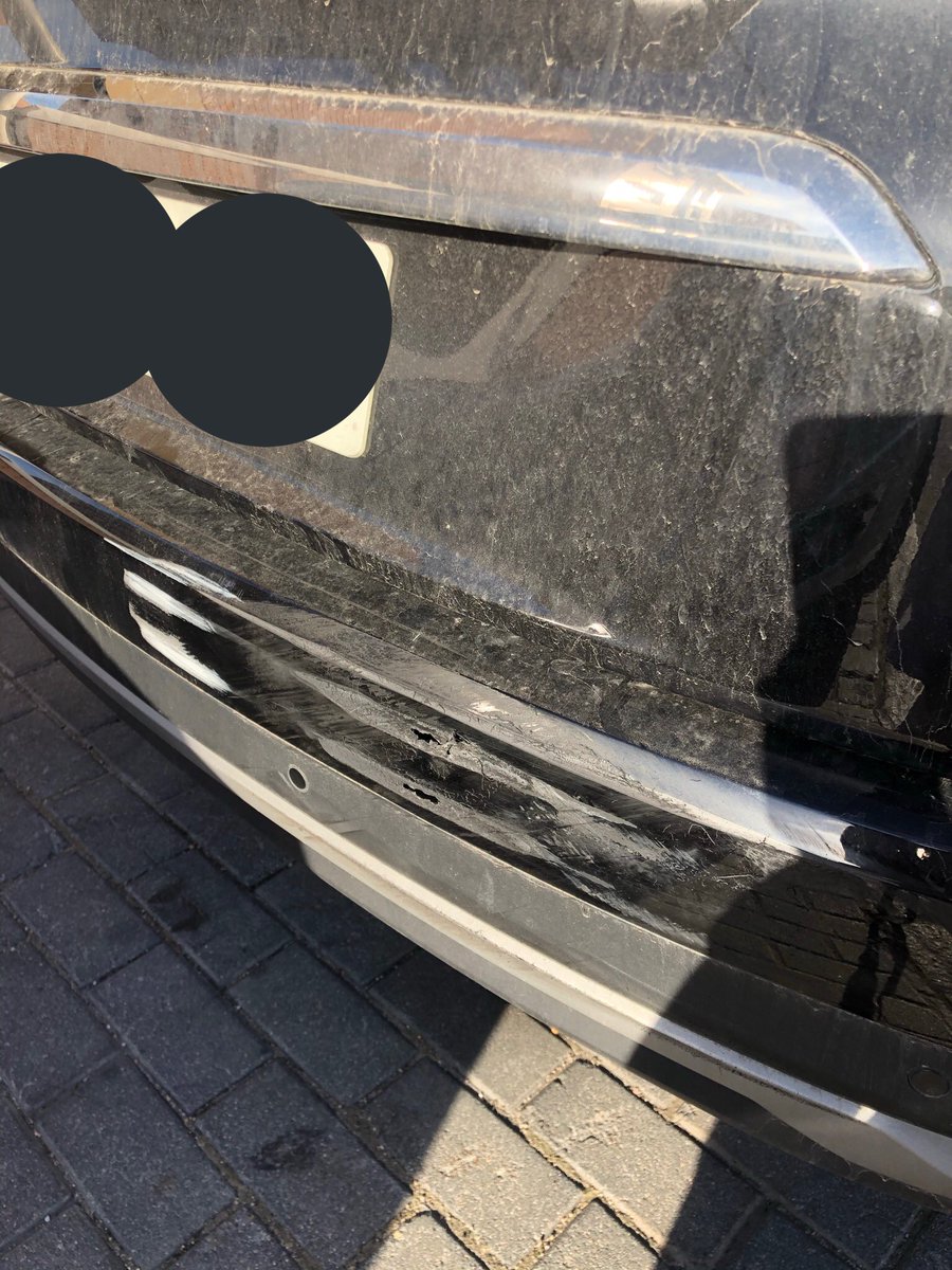 nonita_noe's tweet photo. RT!! Busco al responsable del destrozo de mi coche. @AuvasaVLL @AyuntamientoVLL  https://t.co/1L3M5ZNTa6 https://t.co/EiLMB5VCGo