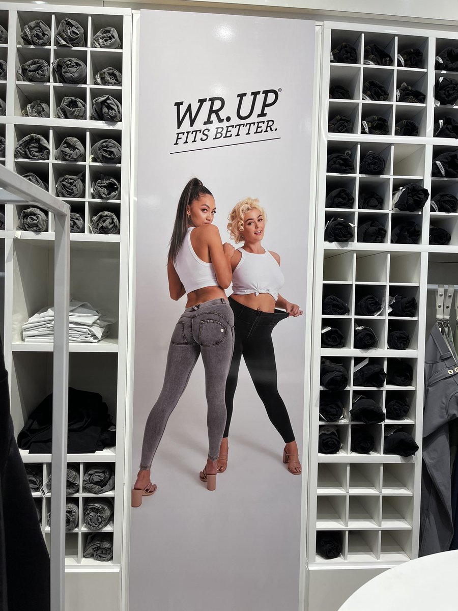stefania_model's tweet photo. With @paigedecinque in @FREDDYAUSNZ stores 💙💗 https://t.co/GAqOC1iGf0