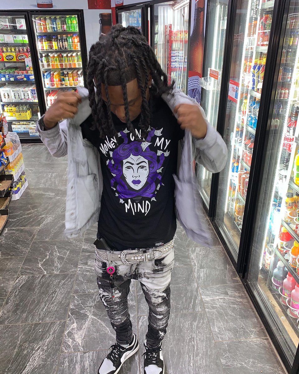 kingmarledo's tweet photo. Living Ts Like I Wanna Live ♾ Inna Trap N I’m Poppin These Perky Pills 💊🤷🏾‍♂️... #FreeSpoon #448 #ITAxGG https://t.co/xBYOqGo0ry