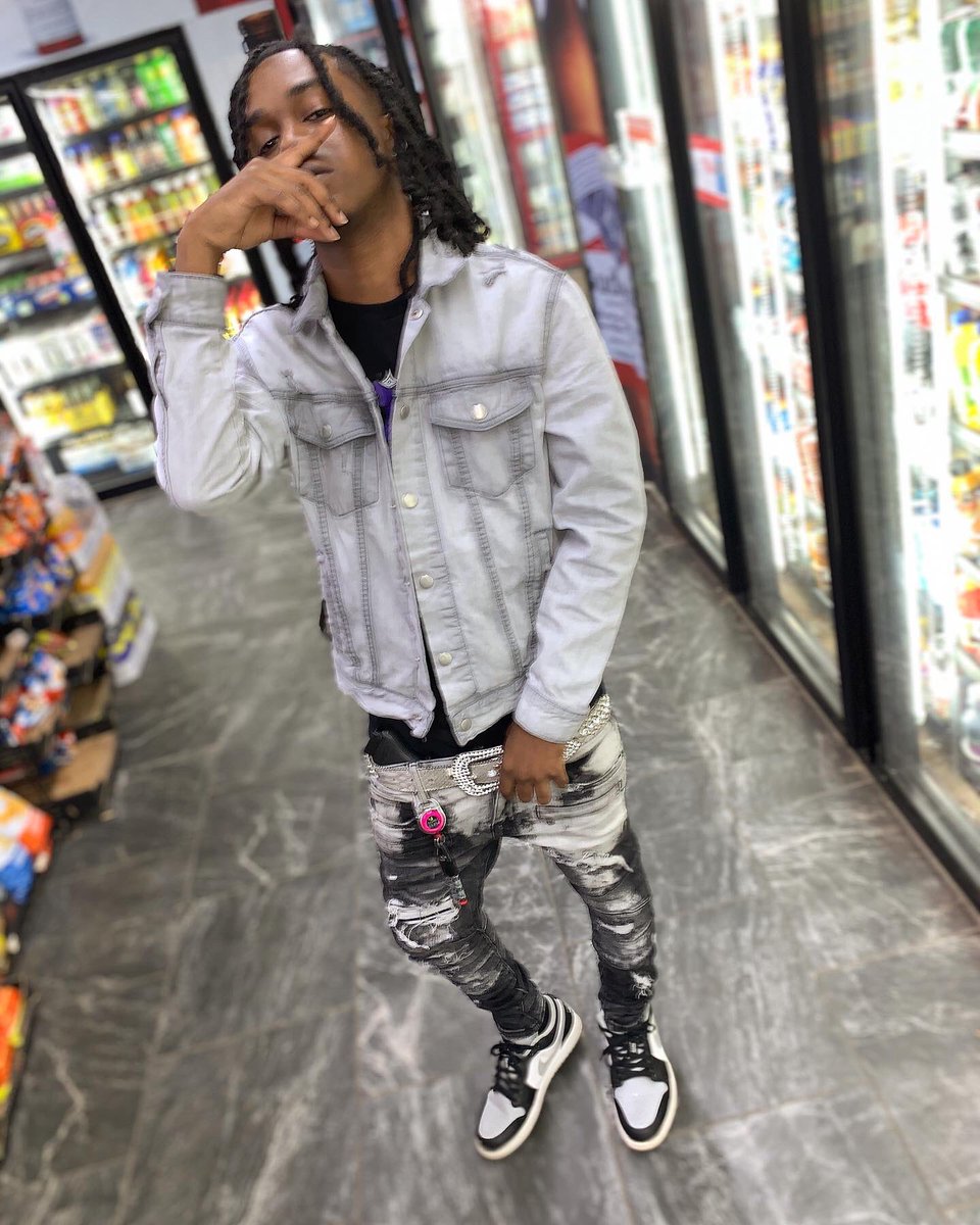 kingmarledo's tweet photo. Living Ts Like I Wanna Live ♾ Inna Trap N I’m Poppin These Perky Pills 💊🤷🏾‍♂️... #FreeSpoon #448 #ITAxGG https://t.co/xBYOqGo0ry