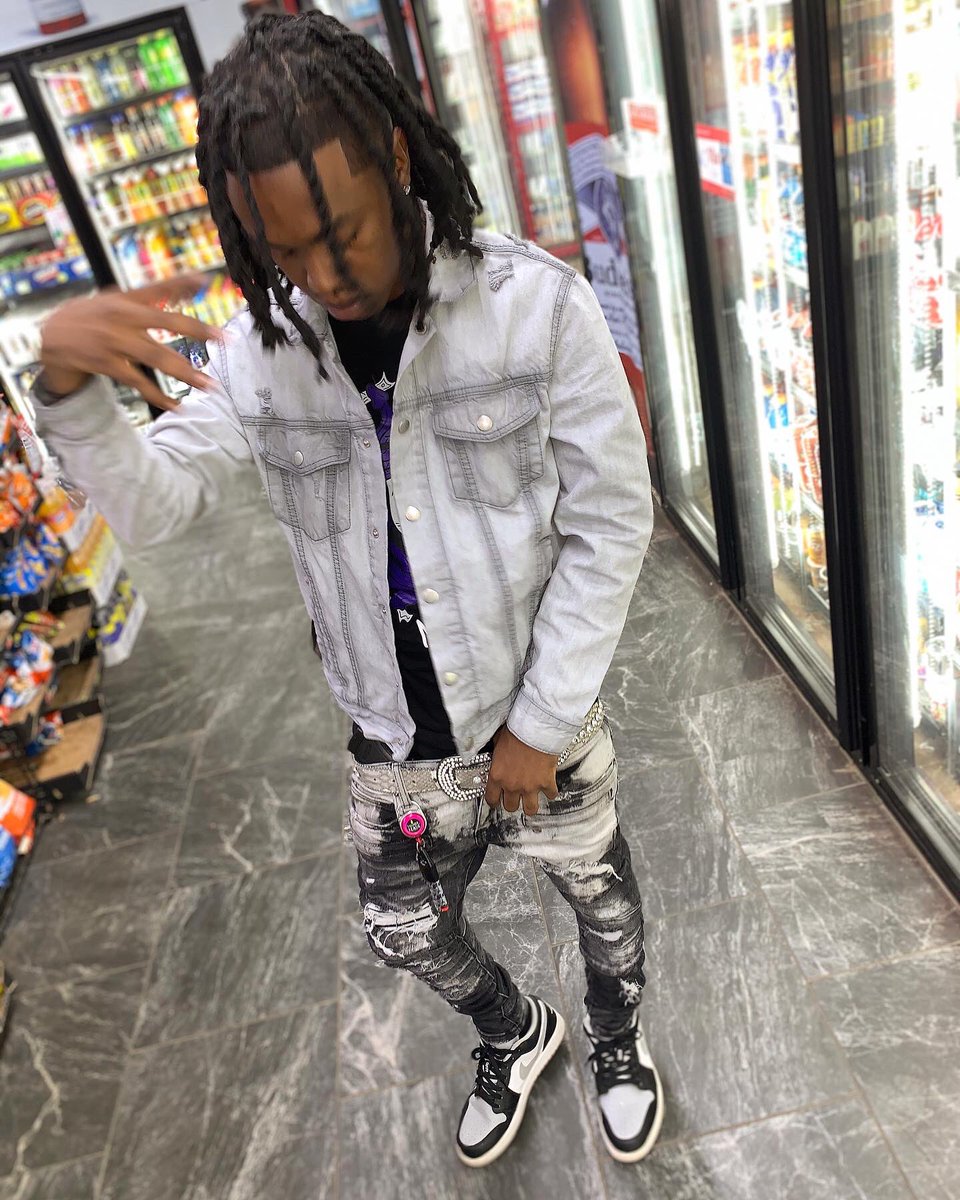 kingmarledo's tweet photo. Living Ts Like I Wanna Live ♾ Inna Trap N I’m Poppin These Perky Pills 💊🤷🏾‍♂️... #FreeSpoon #448 #ITAxGG https://t.co/xBYOqGo0ry