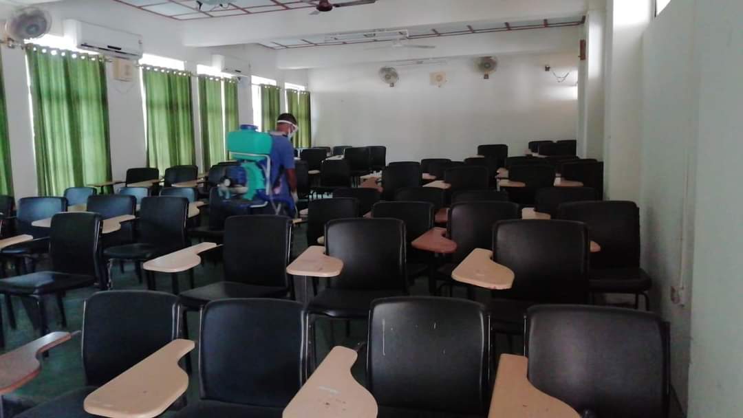 AAU_Jorhat's tweet photo. AAU Covid management cell is working tirelessly to keep us safe. https://t.co/13x8pmEWHd