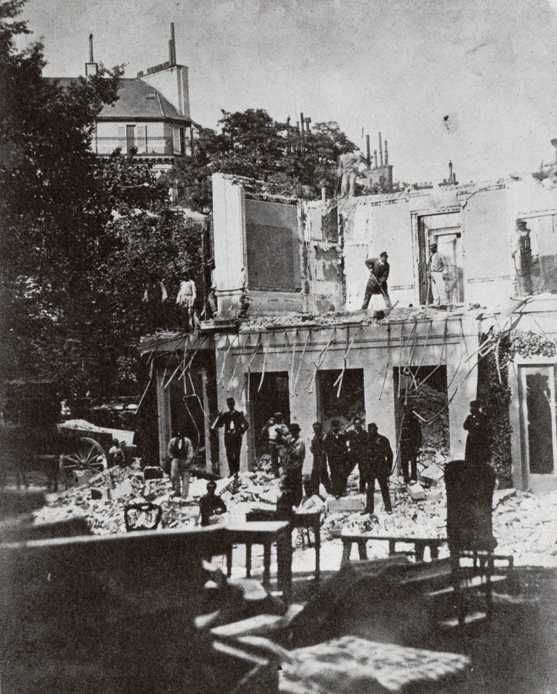 1870Paris's tweet photo. 13, 14 &amp; 15 Mai 1871

"Quant à l’immeuble de Mr Thiers, les démolisseurs sont à la besogne qui marche grand train."

https://t.co/Z4JDNB9LdP

#CommuneDeParis #Histoire #CeJourLà #150ans #GuerreFrancoPrussienne https://t.co/CioLun4BGO