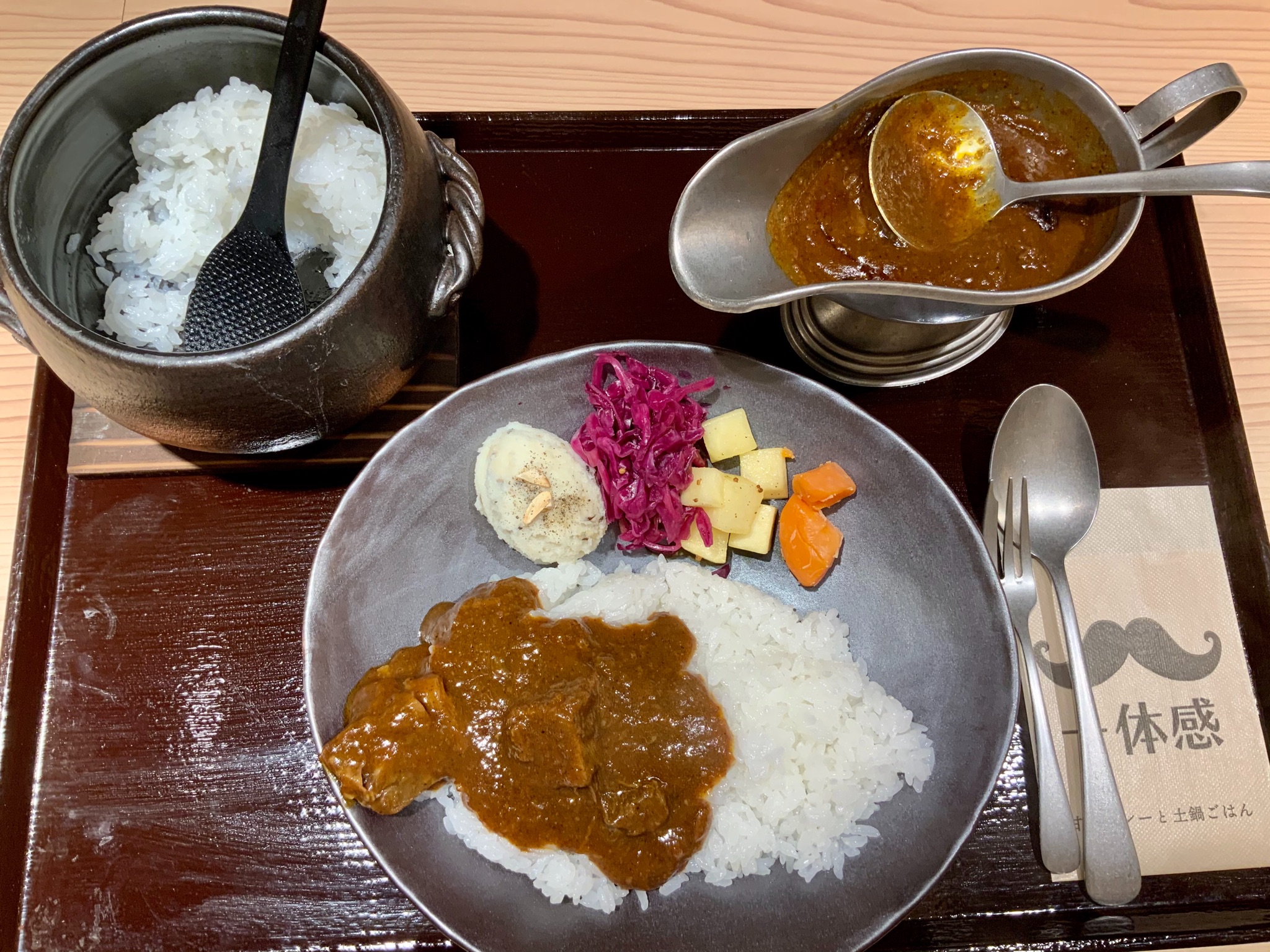 تويتر Toyo 行動制限解除 على تويتر 土鍋で炊いたご飯で食べる欧風カレー 築地一体感 美味しかったな カレー は選べないけど米は選べるというユニークなお店 場内が豊洲移転した後は選択肢が激減してしまった築地飯に新たなお店が T Co Eqfijqoy2a