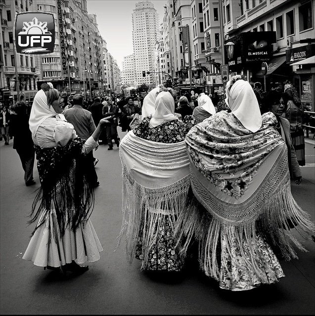 Madrid levanta pasiones, te atrapa y no te suelta, ya estás perdido. Puedes amarla u odiarla, pero nunca te dejara indiferente, no es una opción.

Feliz San Isidro!!!

#PoliciaNacional #SanIsidro2021 #SanIsidroLabrador #SanIsidro #Policia #UfpCgsc #UfpCrece #Ufp