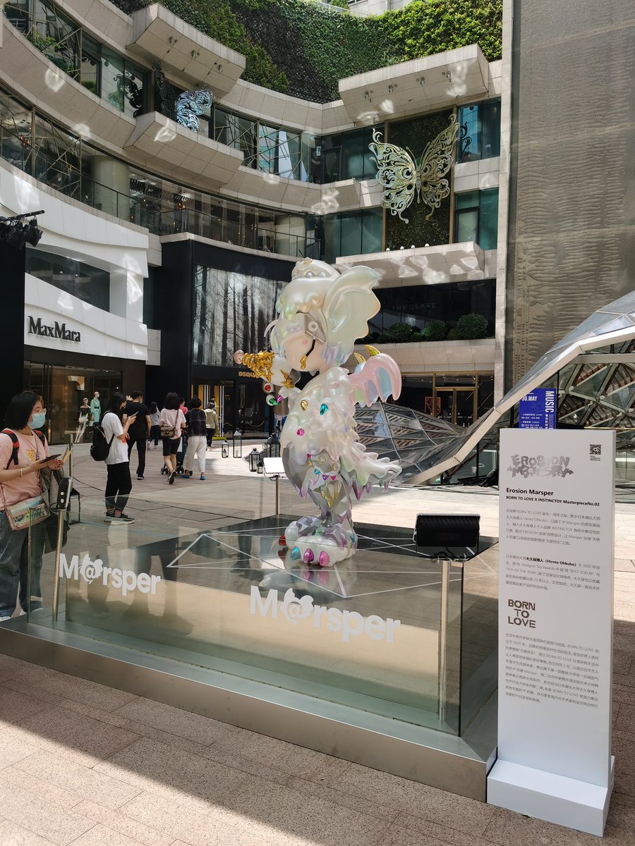 一昨日、INSTINCTOYとのコラボレーション作品として発表させて頂きました”EROSION MARSPER”のプロモーションイベントとして、アート混合型として有名な上海の商業施設”K11”にて、本日から正面中央エントランスの広場に2mの大型フィギュアが展示になりました。展示期間は5月31日迄となります。