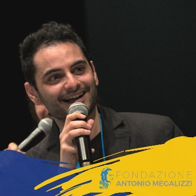 vditrapani's tweet photo. #15maggio

Oggi Antonio #Megalizzi avrebbe compiuto 32 anni.

Il valore delle #parole, l'#Europa, i giovani.
Oggi la maratona #NonFermiamoQuestaVoce organizzata da @fondmegalizzi e @rad_uni.

#AntonioConMe

Grazie a chi oggi amplifica la sua voce! https://t.co/eacoV2DDQ5