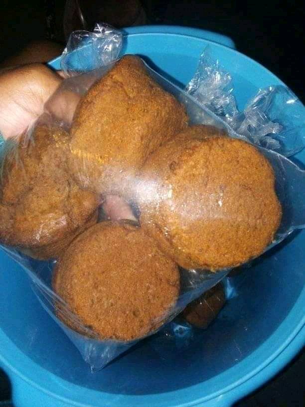 thabodato's tweet photo. Amakhekhe wase Kasi R10 each packet (scone 
R2.00 each cake 5L is R160  - 10L is R265-20L is R470
Amagwinya wase kasi  R1
Ama muffins wase kasi R10 packet
R2.5 each 5L is R165. 10L is R300. 20L 450 
0738312273
0630474609
@djsbu @PatrickThobela @thabodato @ https://t.co/8U3QiKBMRa