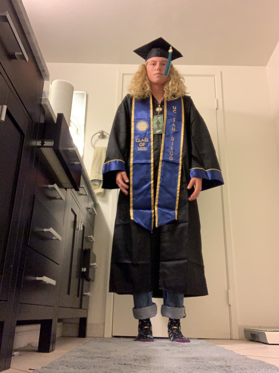 bennettbugelli's tweet photo. Feelin sexy and free #imnakedunderthisgown https://t.co/QbpjeYXOoN