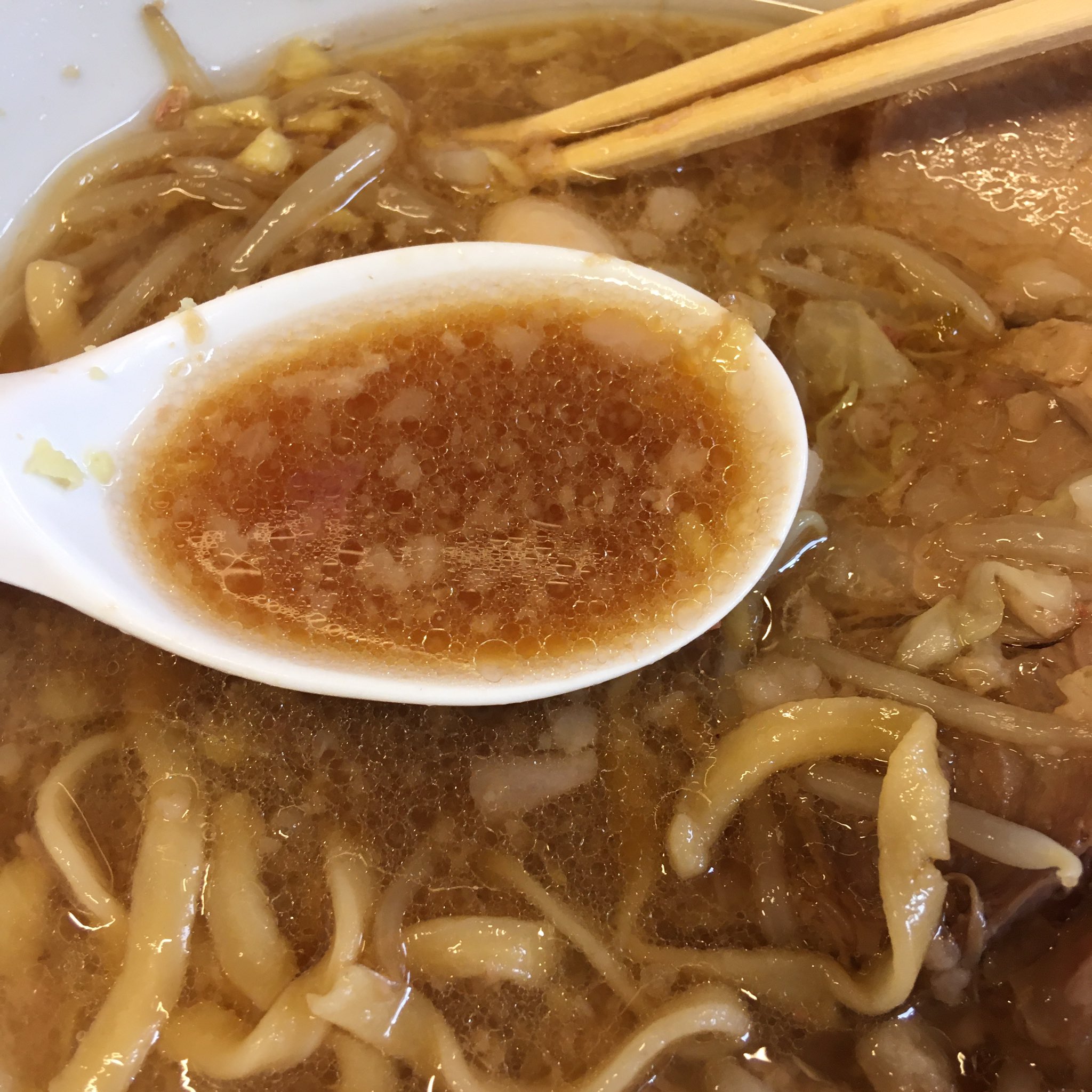 サンマルコ 二郎 西台 約9か月振りの訪問 麺少なめにしようか迷ったが弱気にまた半分 ショウガ半分 にするとウズラの卵2個サービスしてくれる とにかくショウガとスープが絶妙にマッチして旨すぎる アブラ少なめの豚はステーキみたいにデカくて大満足