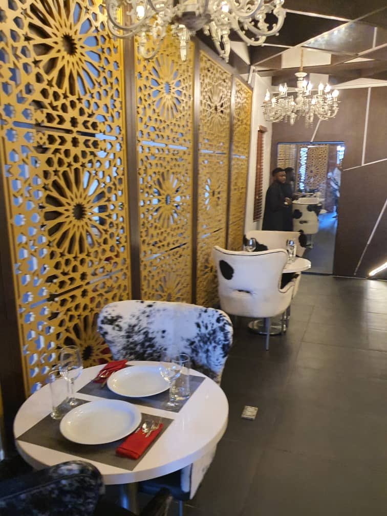 opnethomes's tweet image. Restaurant for sale on Fola Oshibo street, lekki phase 1.
The restaurant is in a duplex.
The property and restaurant is up for sale.

Document: C of O
Price: 300M