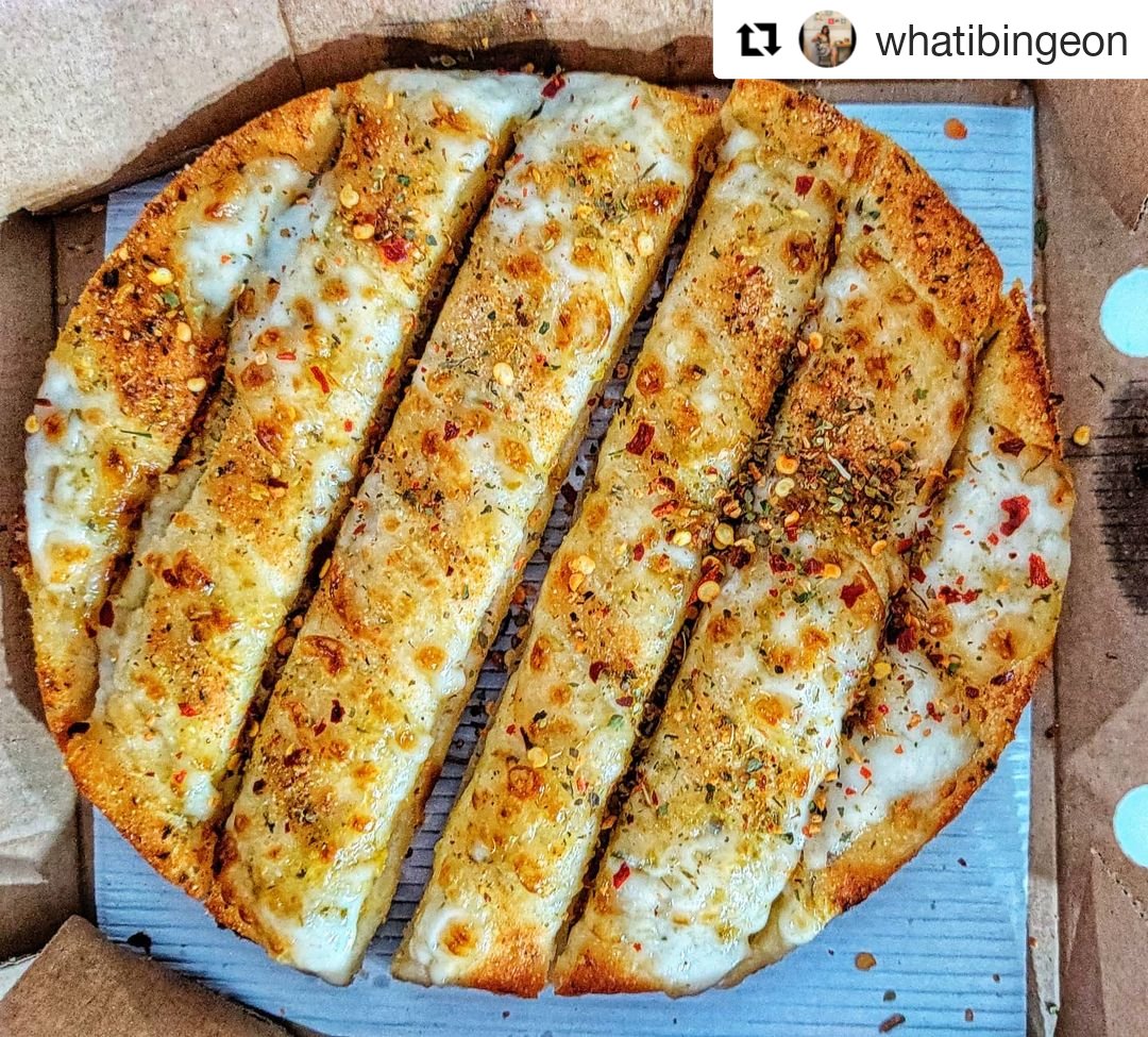 pizza-hut-garlic-bread