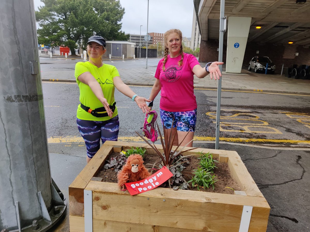 Goodgym runners this morning, enjoying a run with friends and checking on our planter by the train station! #community #goodgym #gardening