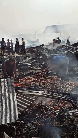 Drozzygod's tweet photo. Some views from Shwebo market after burned down by junta                    #May15Coup #WhatsHappeningInMyanmar https://t.co/Rb52OtRqsl