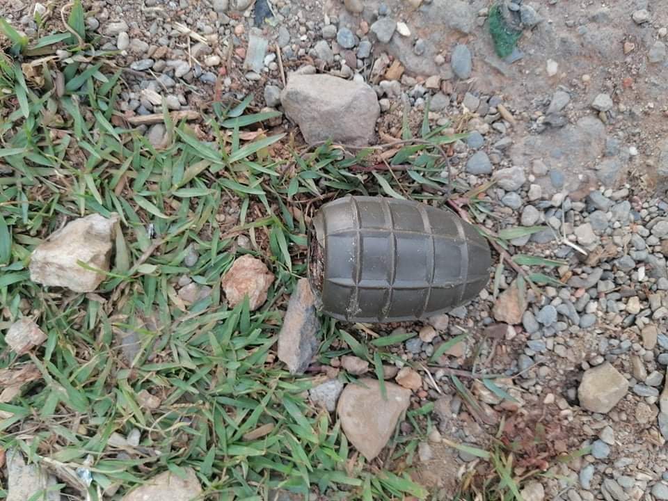 ShweSin1771996's tweet photo. Chin State  In Mindat Township, the Terrorist Military Council opened fire on innocent civilian homes, injuring civilians and destroying their homes.  They are committing war crimes.
#WhatsHappeningInMyanmar https://t.co/P97IopWhjW